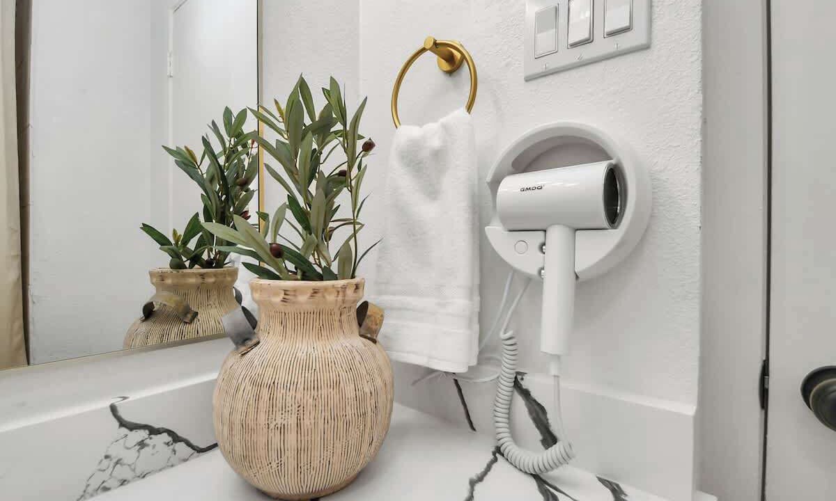 Photo of Bathroom in Southbelt/Ellington