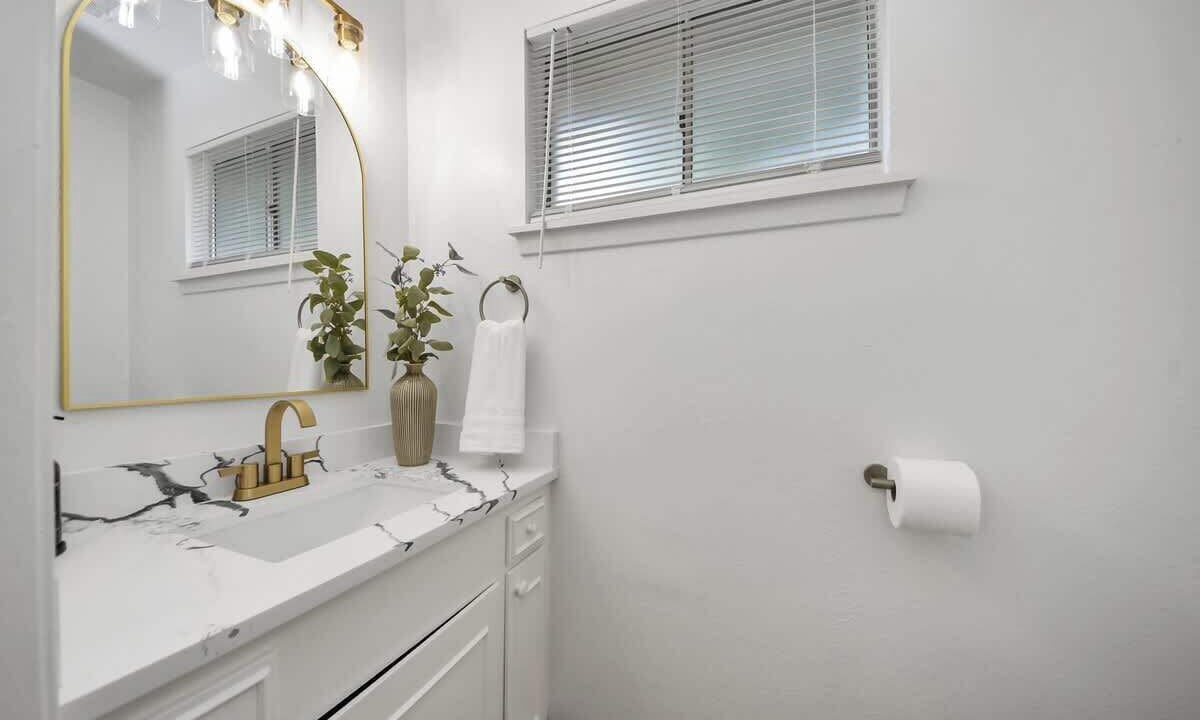 Photo of Bathroom in Southbelt/Ellington