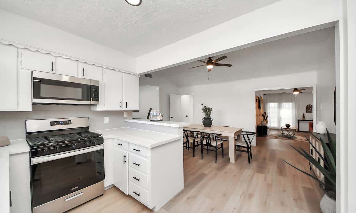 Photo of Kitchen in Southbelt/Ellington