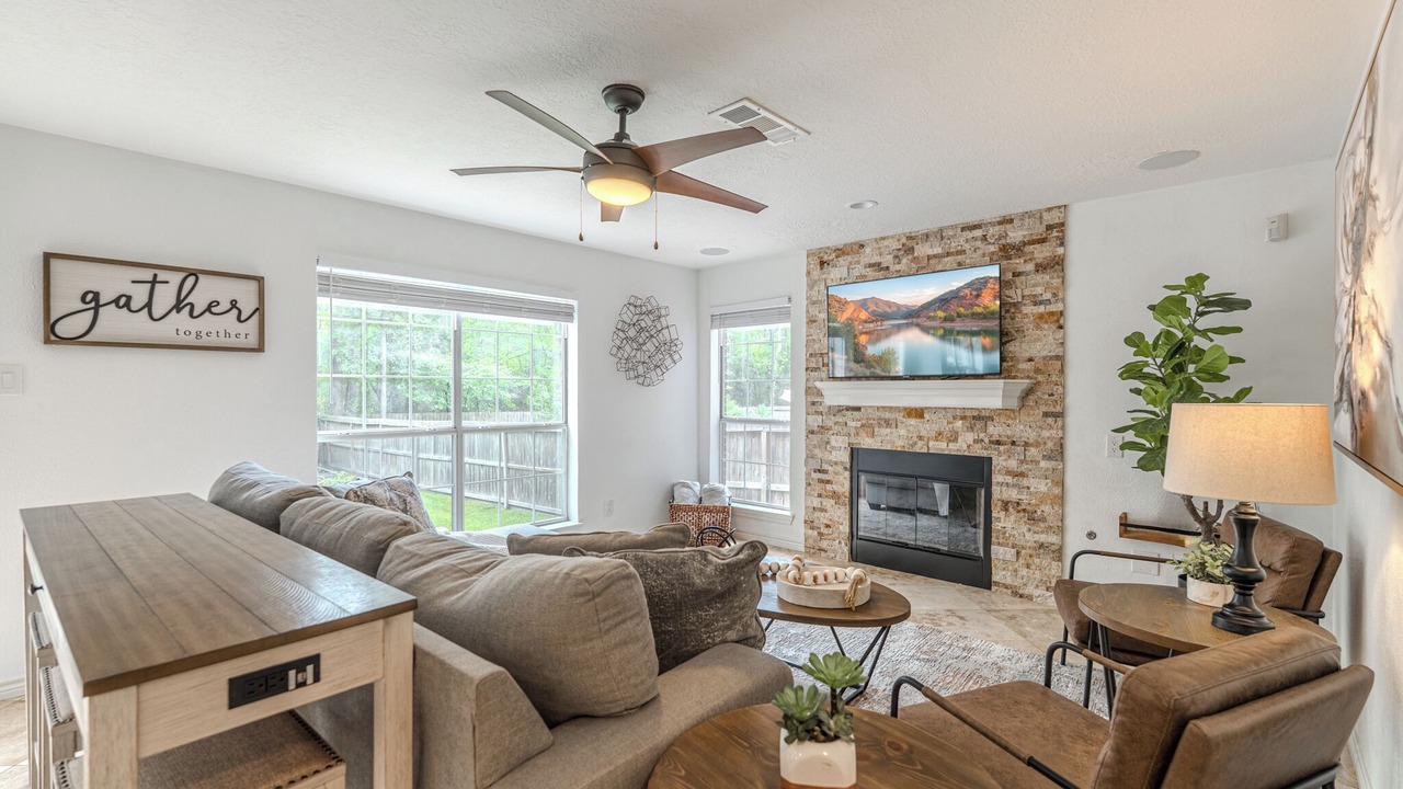Photo of Livingroom in Panther Creek