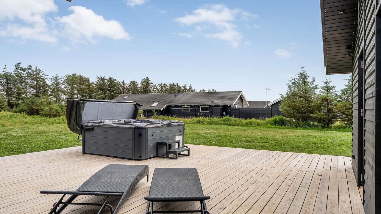 Photo of Outdoor in Lokken