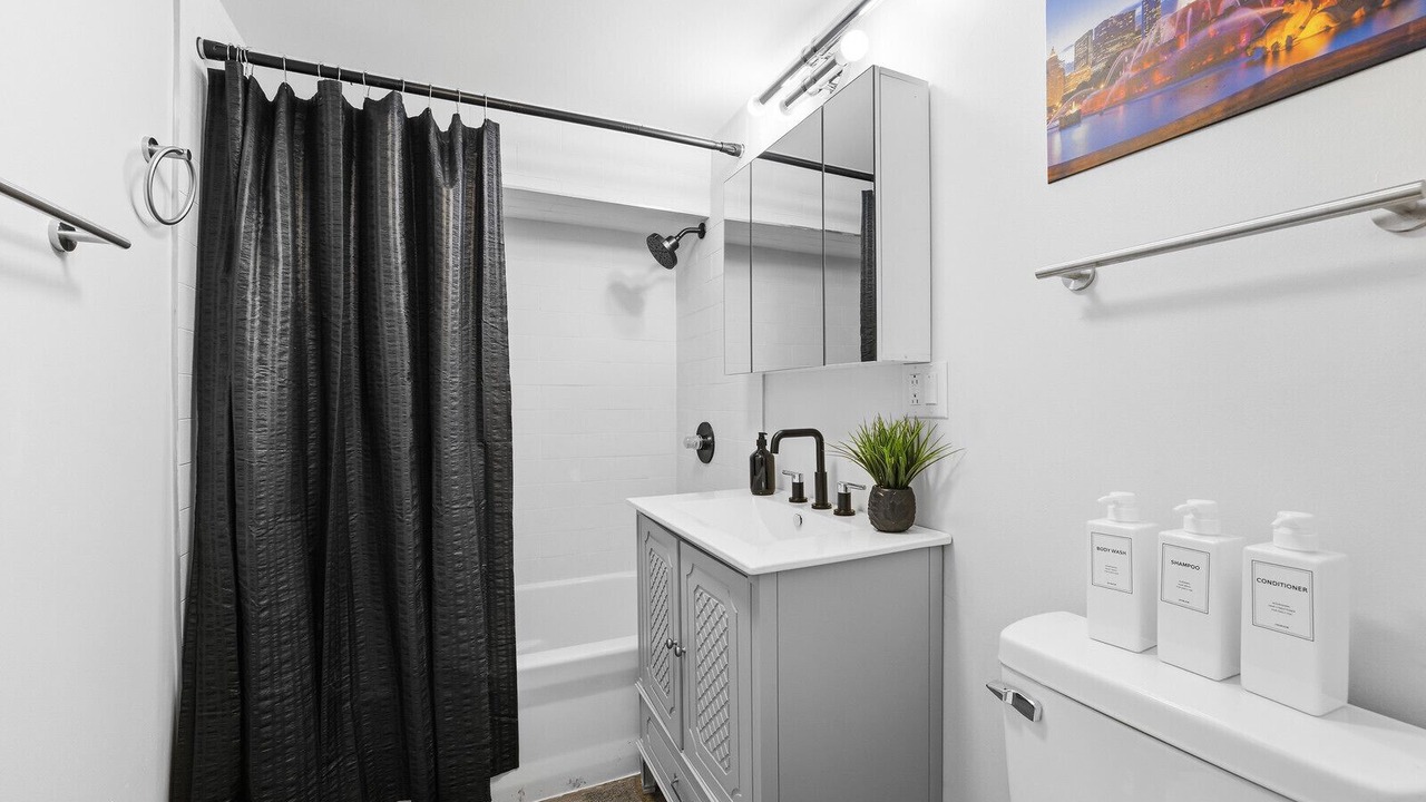 Photo of Bathroom in West Pullman