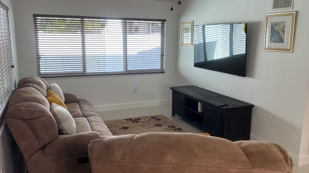 Photo of Livingroom in Miramar
