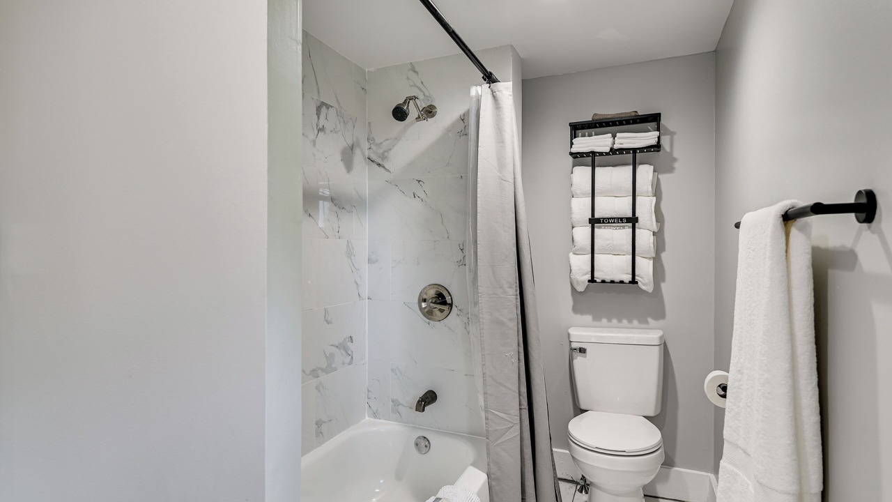 Photo of Bathroom in Lincoln Park