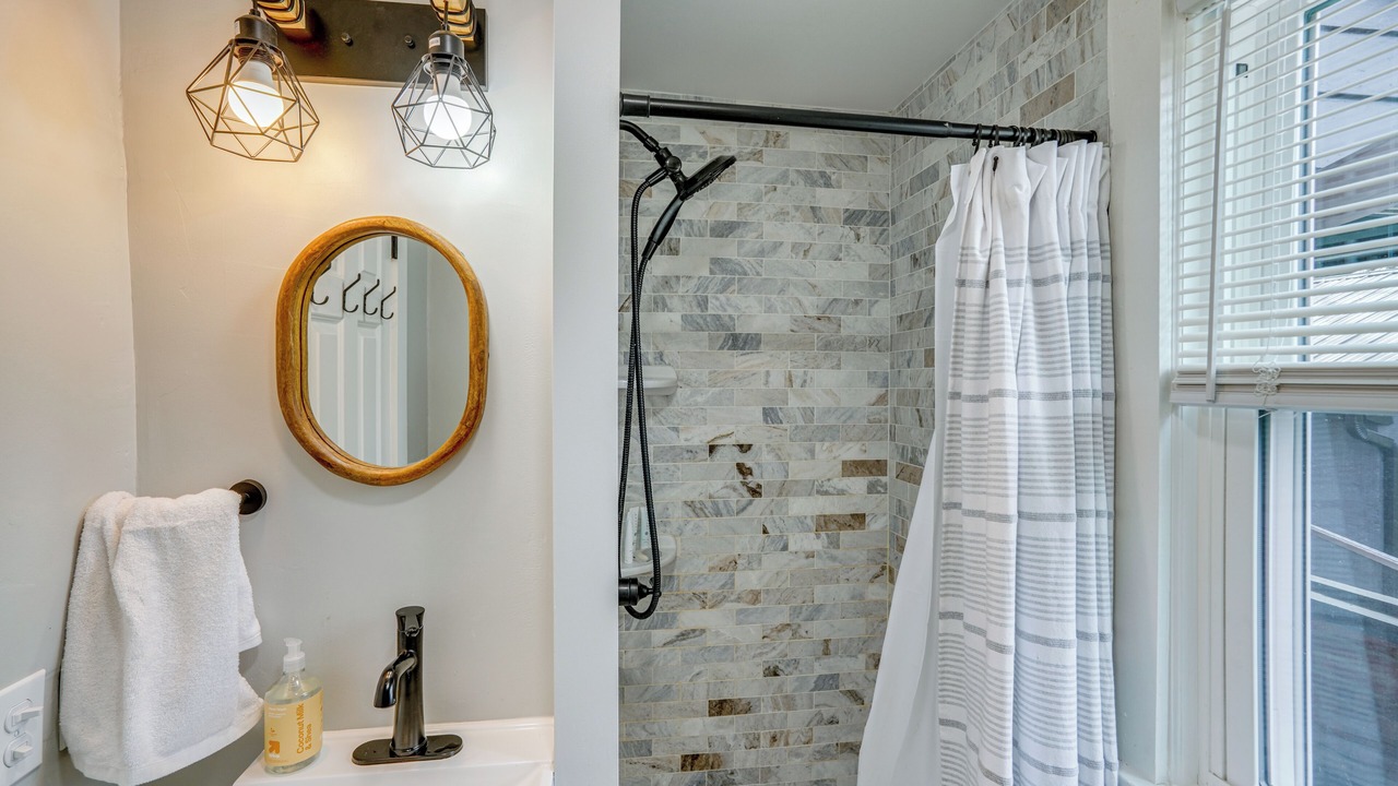 Photo of Bathroom in Lincoln Park