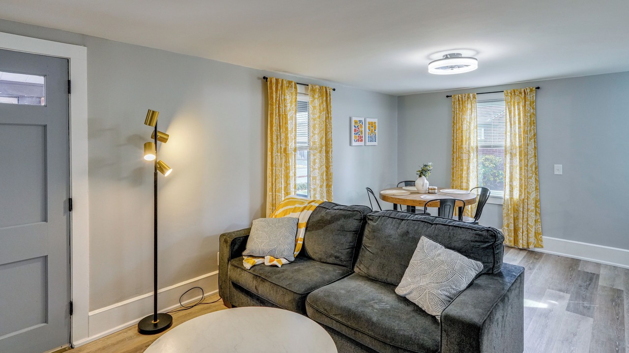 Photo of Livingroom in Lincoln Park