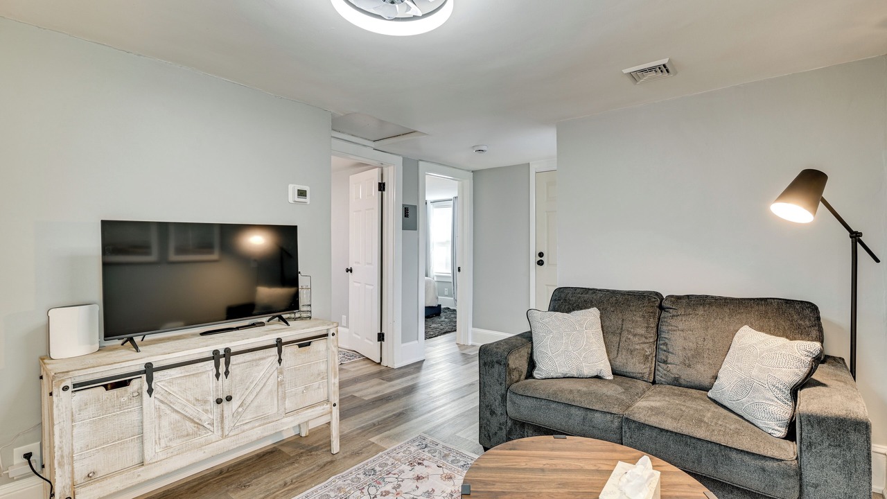 Photo of Livingroom in Lincoln Park