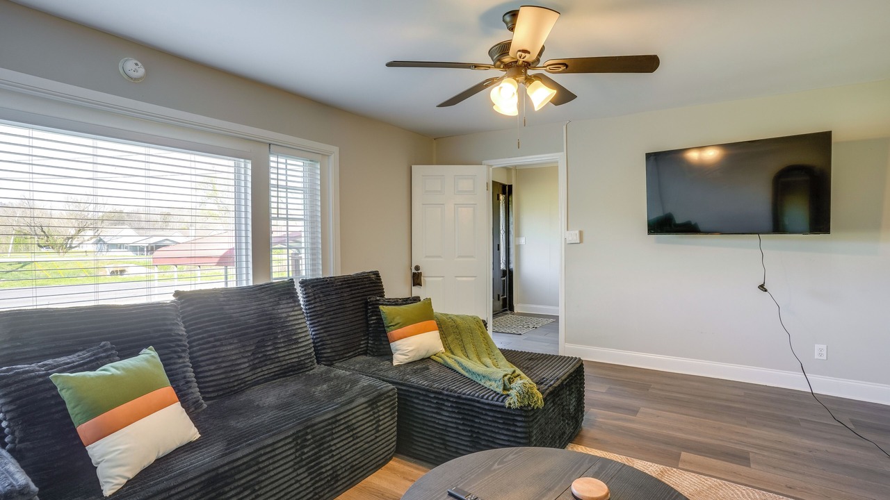 Photo of Livingroom in Collegedale