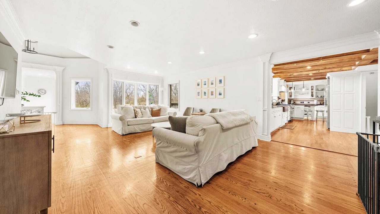 Photo of Livingroom in Leawood