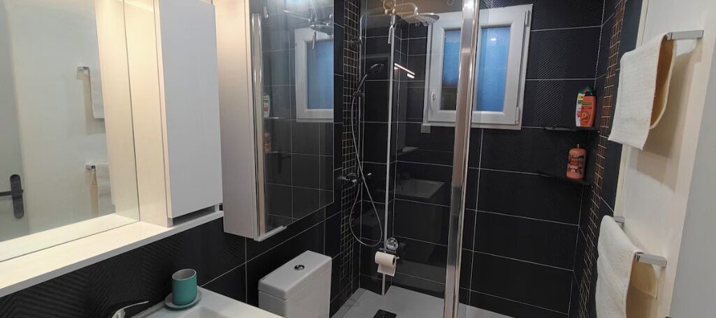 Photo of Bathroom in Coubron