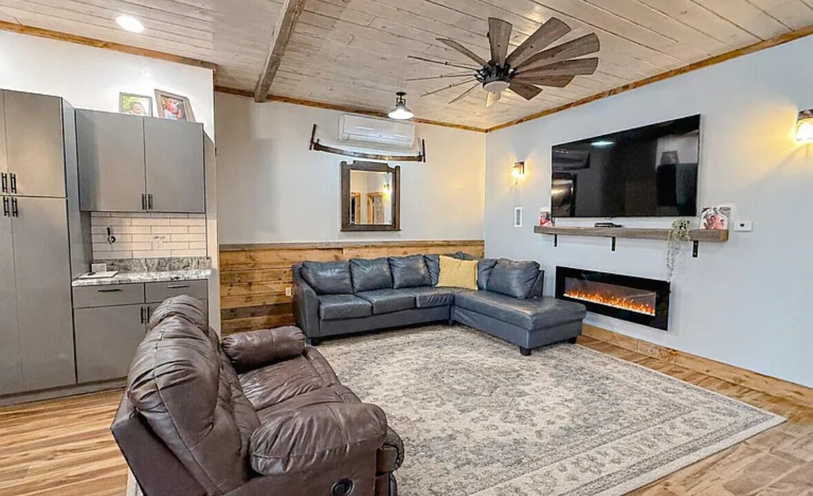 Photo of Livingroom in Surry