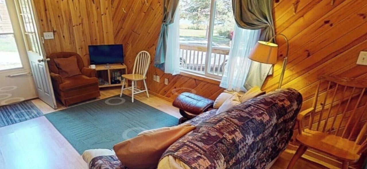 Photo of Livingroom in Orr