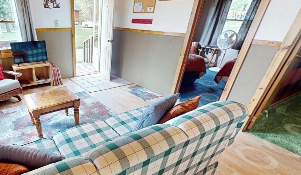 Photo of Livingroom in Orr