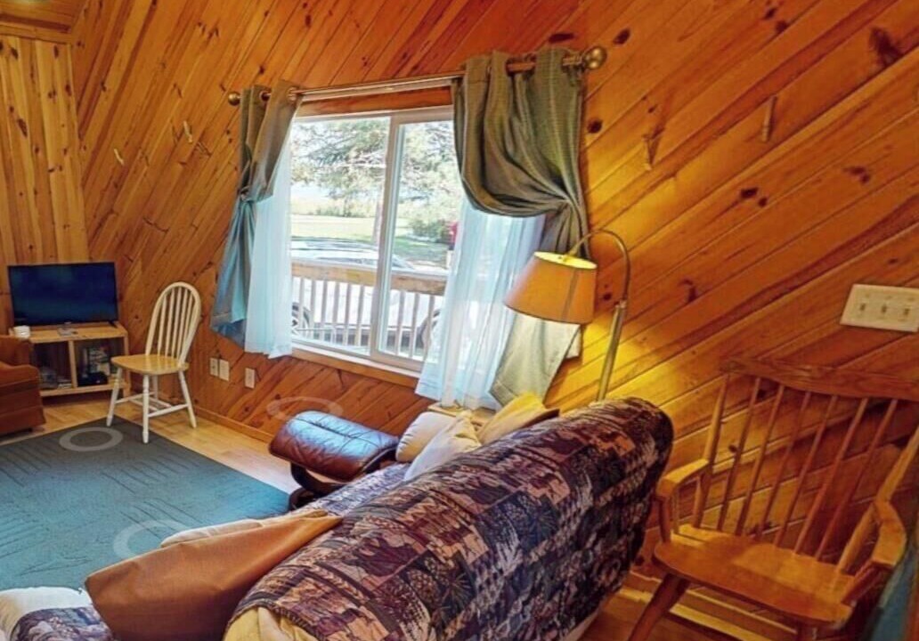 Photo of Livingroom in Orr