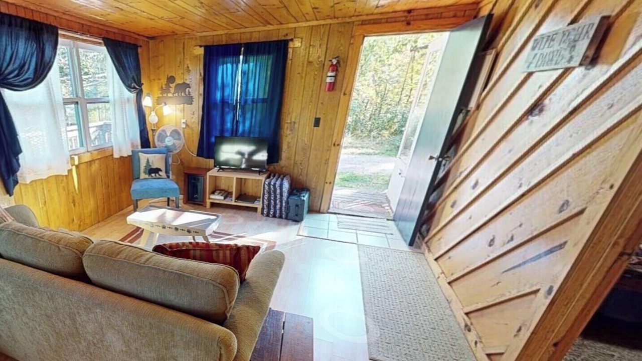 Photo of Livingroom in Orr