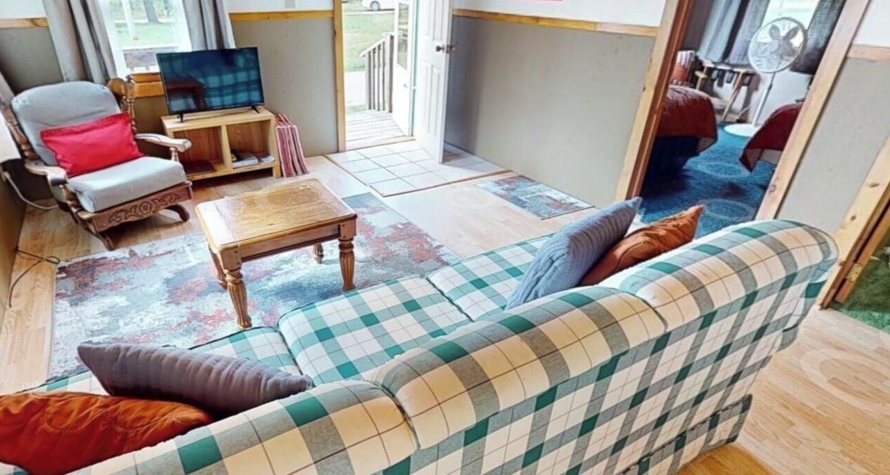 Photo of Livingroom in Orr