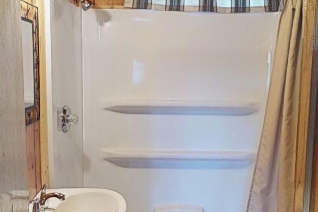 Photo of Bathroom in Orr