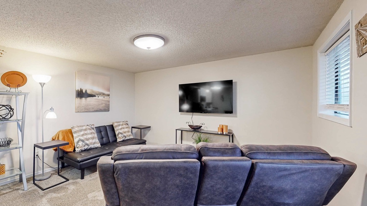 Photo of Livingroom in Notch Estates