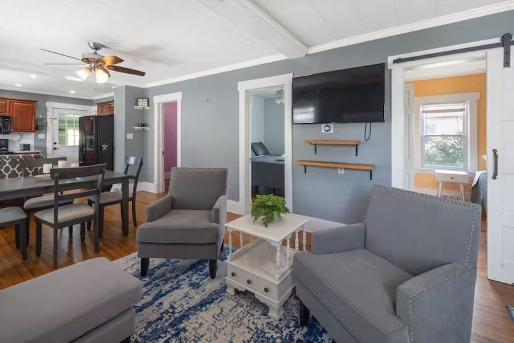 Photo of Livingroom in Newtonville