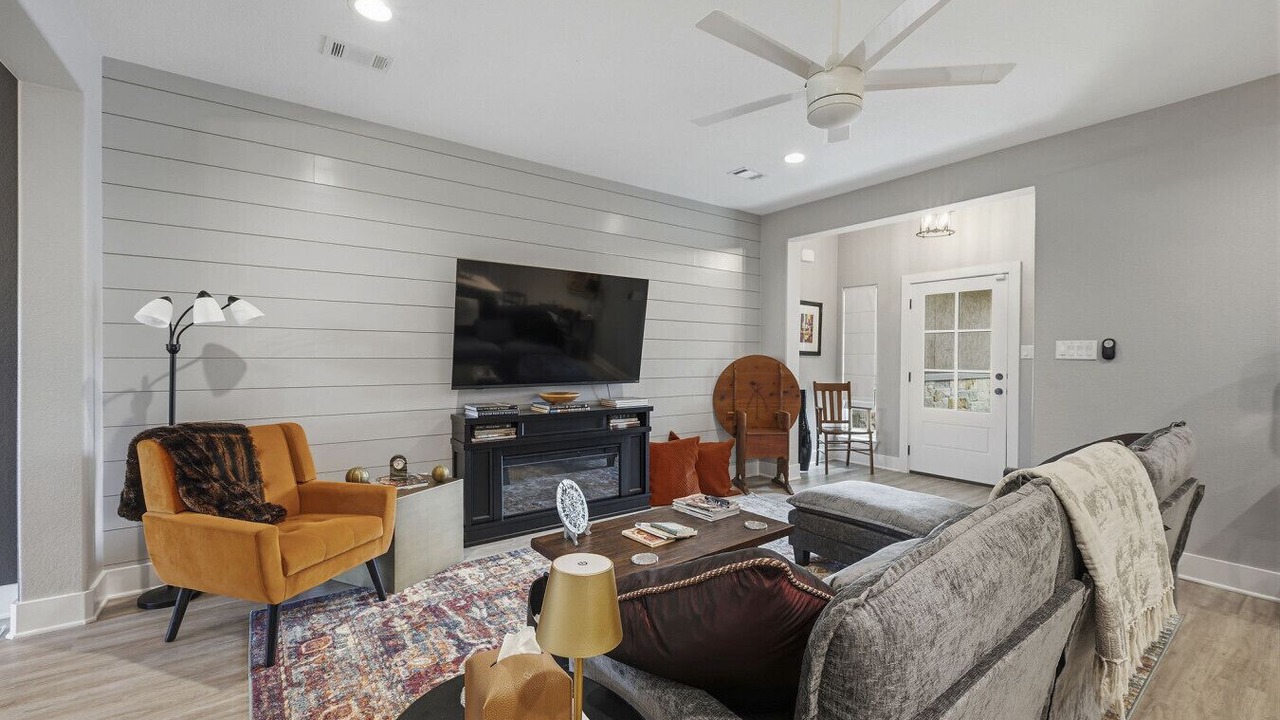 Photo of Livingroom in College Station