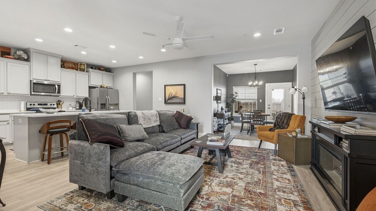 Photo of Livingroom in College Station