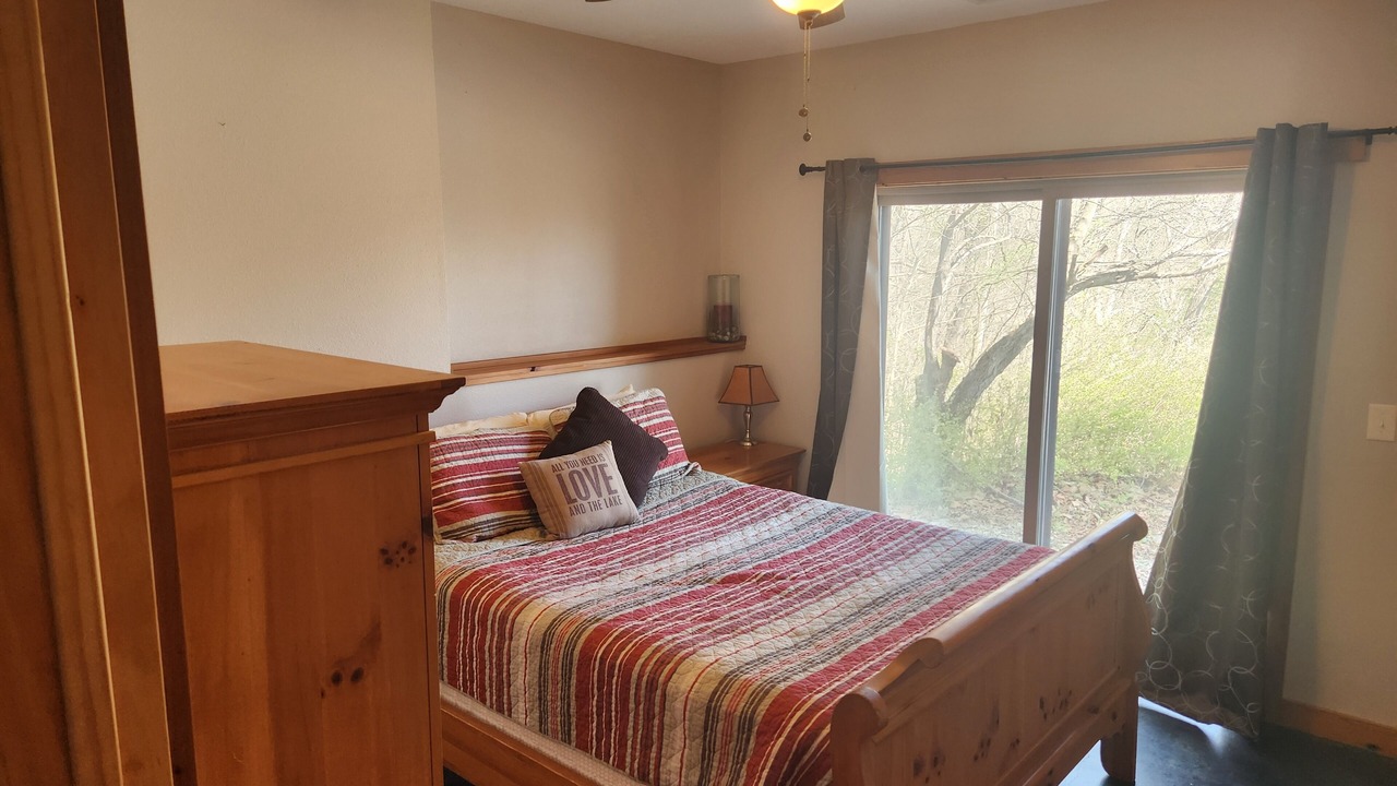 Photo of Bedroom in Shell Knob