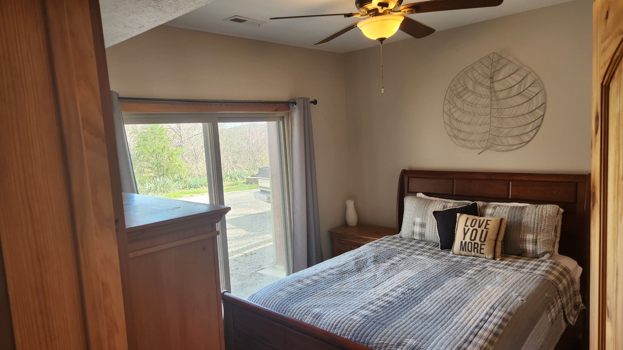Photo of Bedroom in Shell Knob