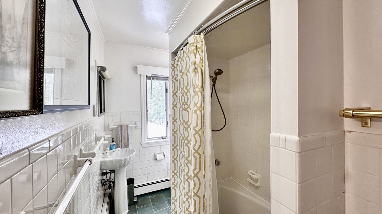 Photo of Bathroom in Sparrow Bush