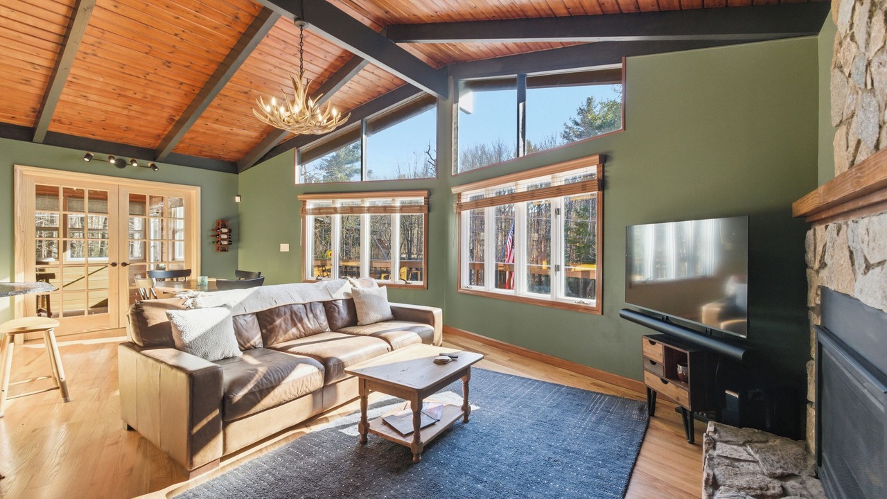 Photo of Livingroom in Gilford