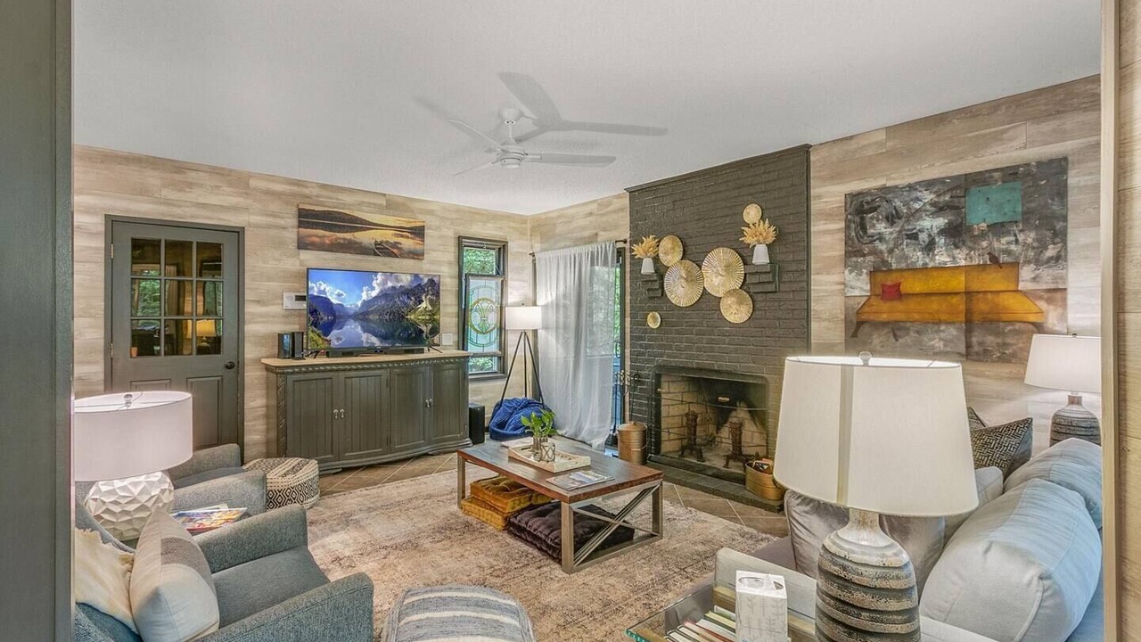 Photo of Livingroom in Townville