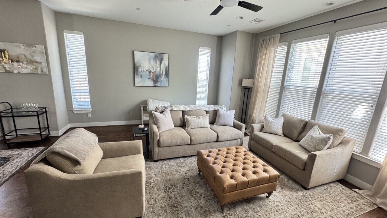 Photo of Livingroom in Shady Acres