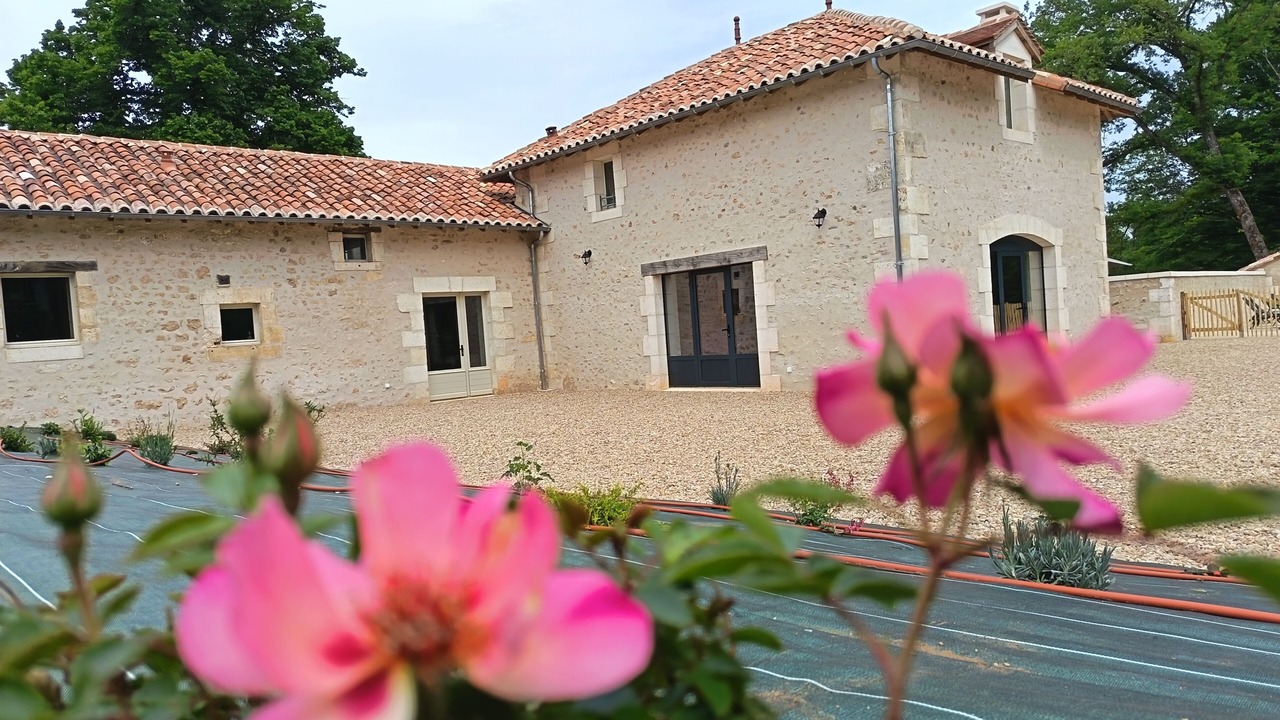 Photo of Outdoor in Saint-Pierre-de-Cole