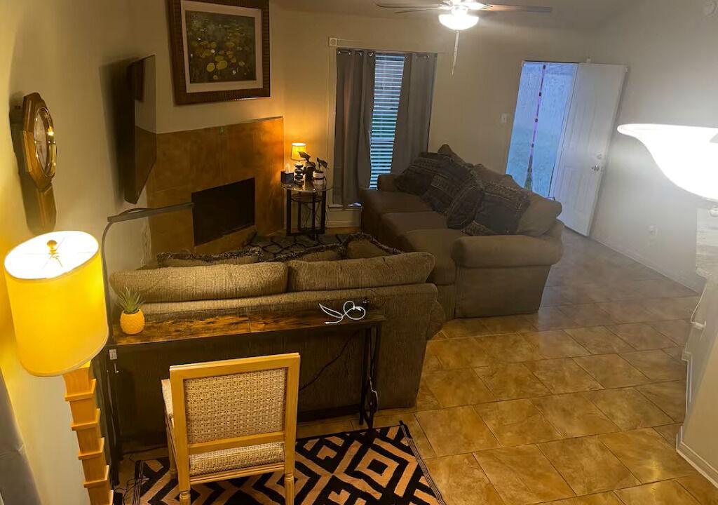 Photo of Livingroom in Channelview