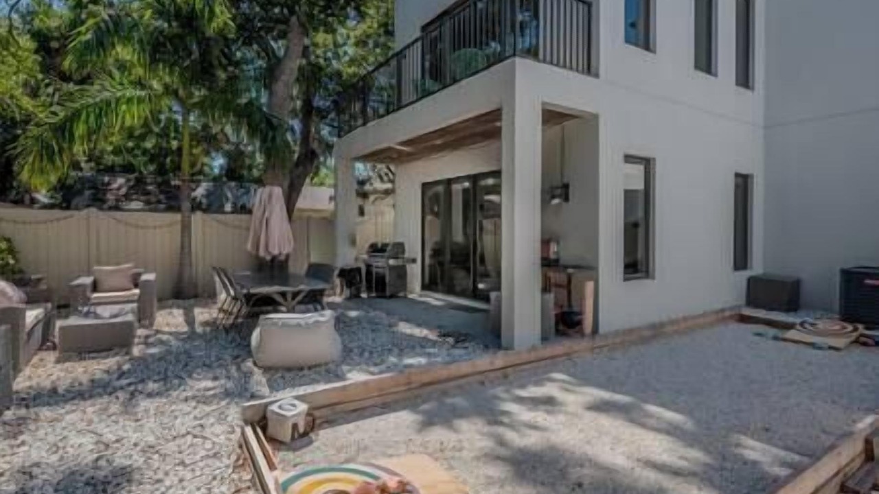 Photo of Outdoor in Rosemary District