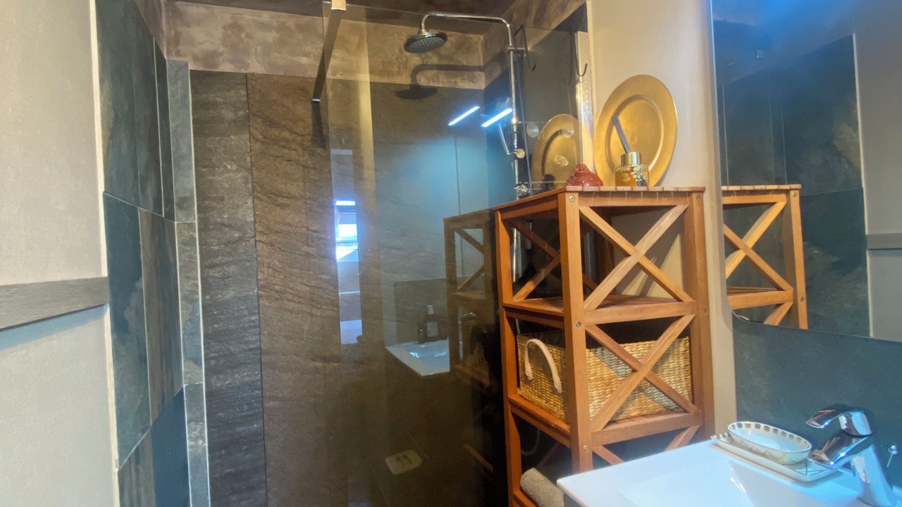 Photo of Bathroom in Chateauneuf-d'Ille-et-Vilaine