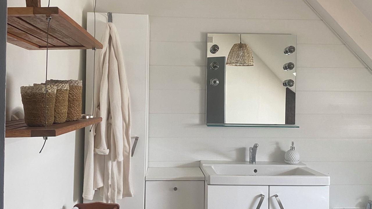 Photo of Bathroom in Chateauneuf-d'Ille-et-Vilaine