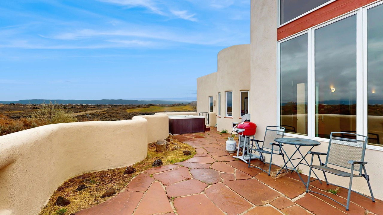 Photo of Patio Balcony in Ranchos De Taos