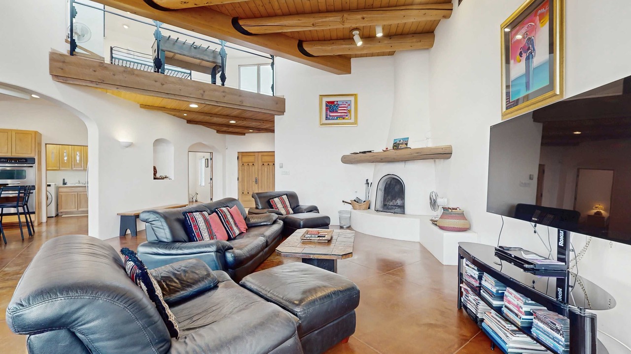 Photo of Livingroom in Ranchos De Taos