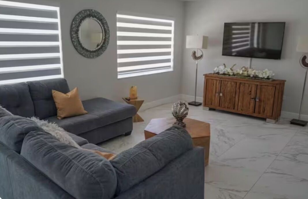 Photo of Livingroom in Rock Harbor