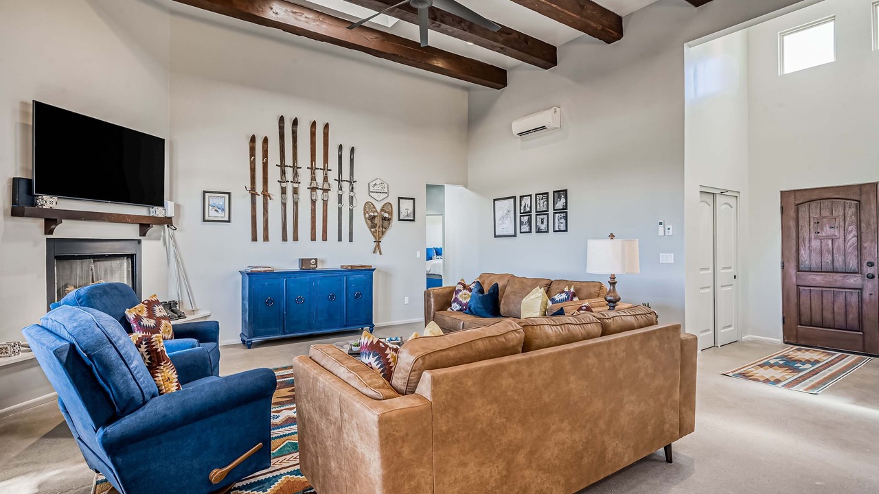 Photo of Livingroom in Eldorado at Santa Fe