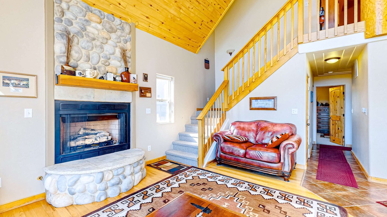 Photo of Livingroom in Angel Fire