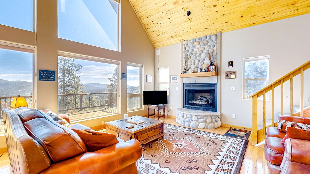 Photo of Livingroom in Angel Fire
