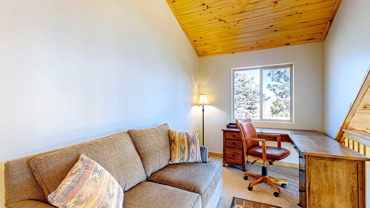Photo of Livingroom in Angel Fire