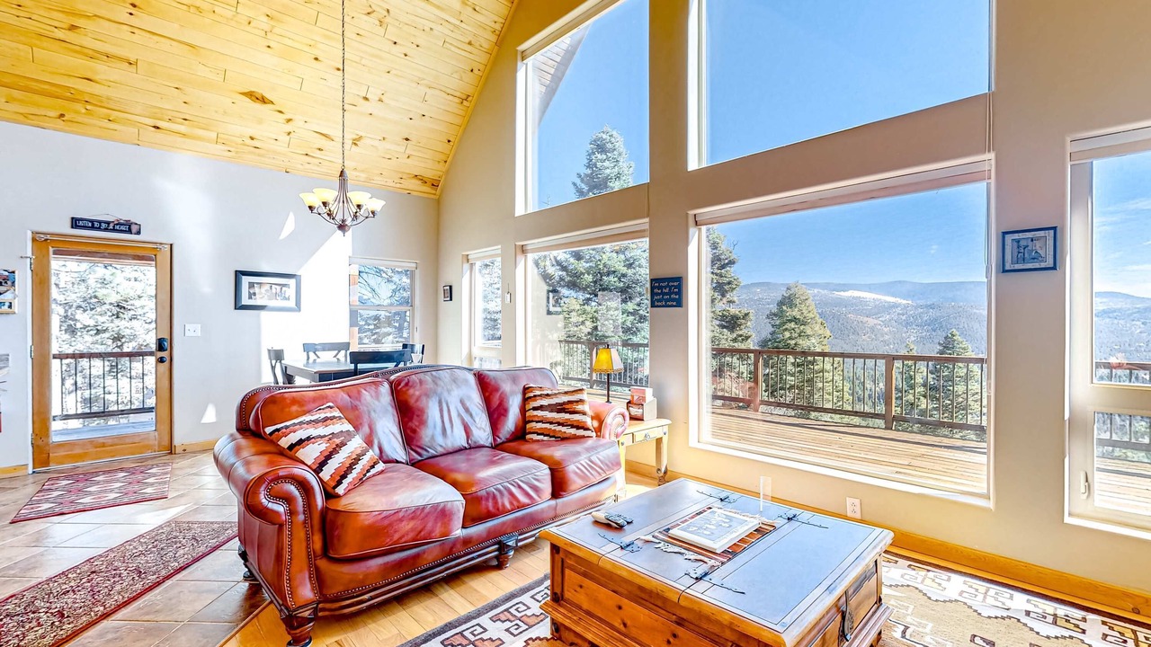 Photo of Livingroom in Angel Fire