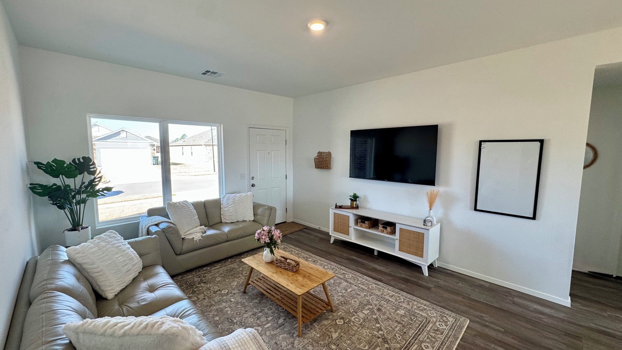 Photo of Livingroom in Bixby