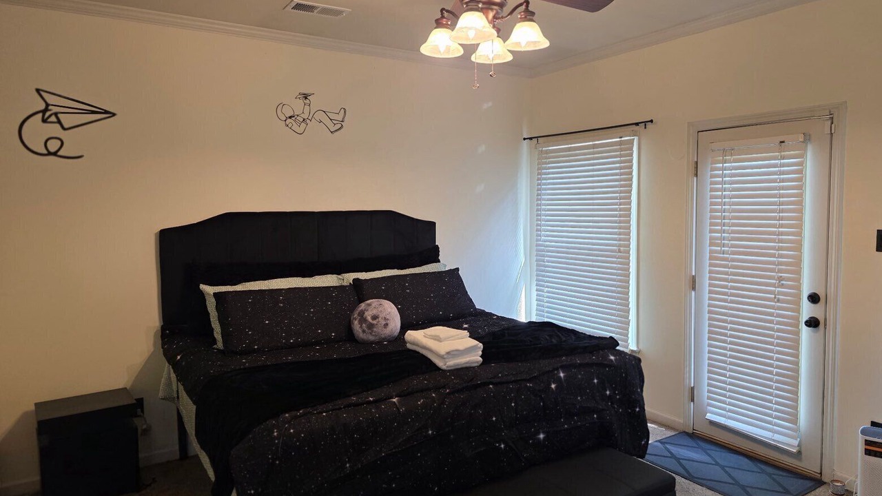 Photo of Bedroom in University District