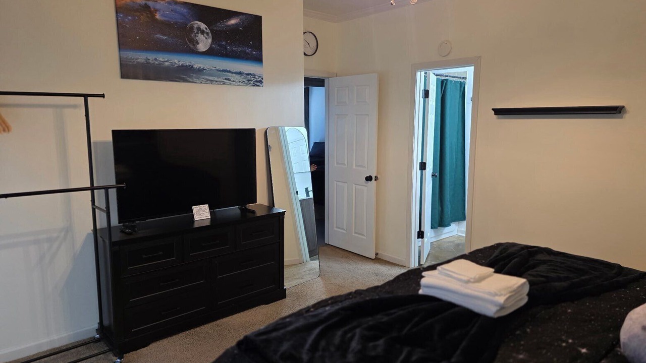 Photo of Bedroom in University District
