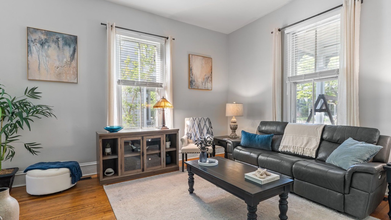 Photo of Livingroom in Wilmington Historic District