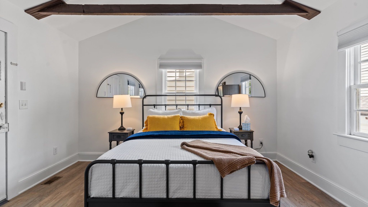Photo of Bedroom in Wilmington Historic District