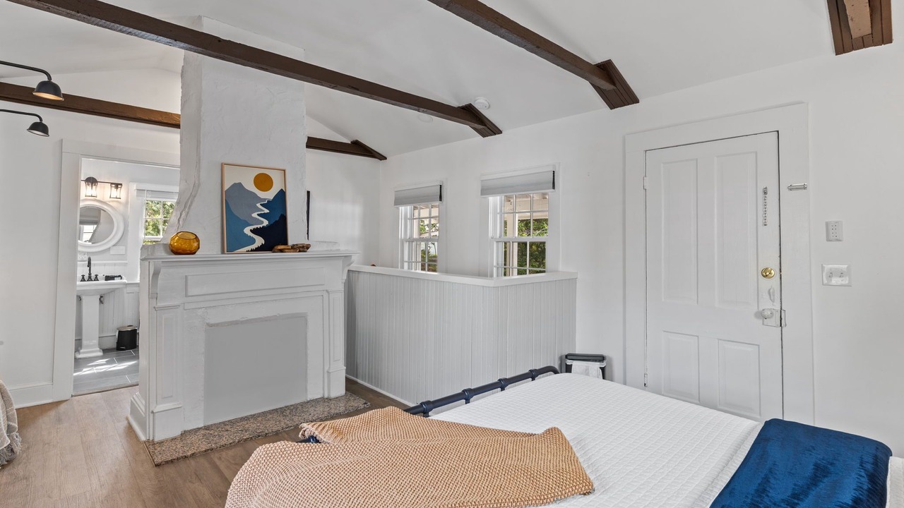 Photo of Bedroom in Wilmington Historic District